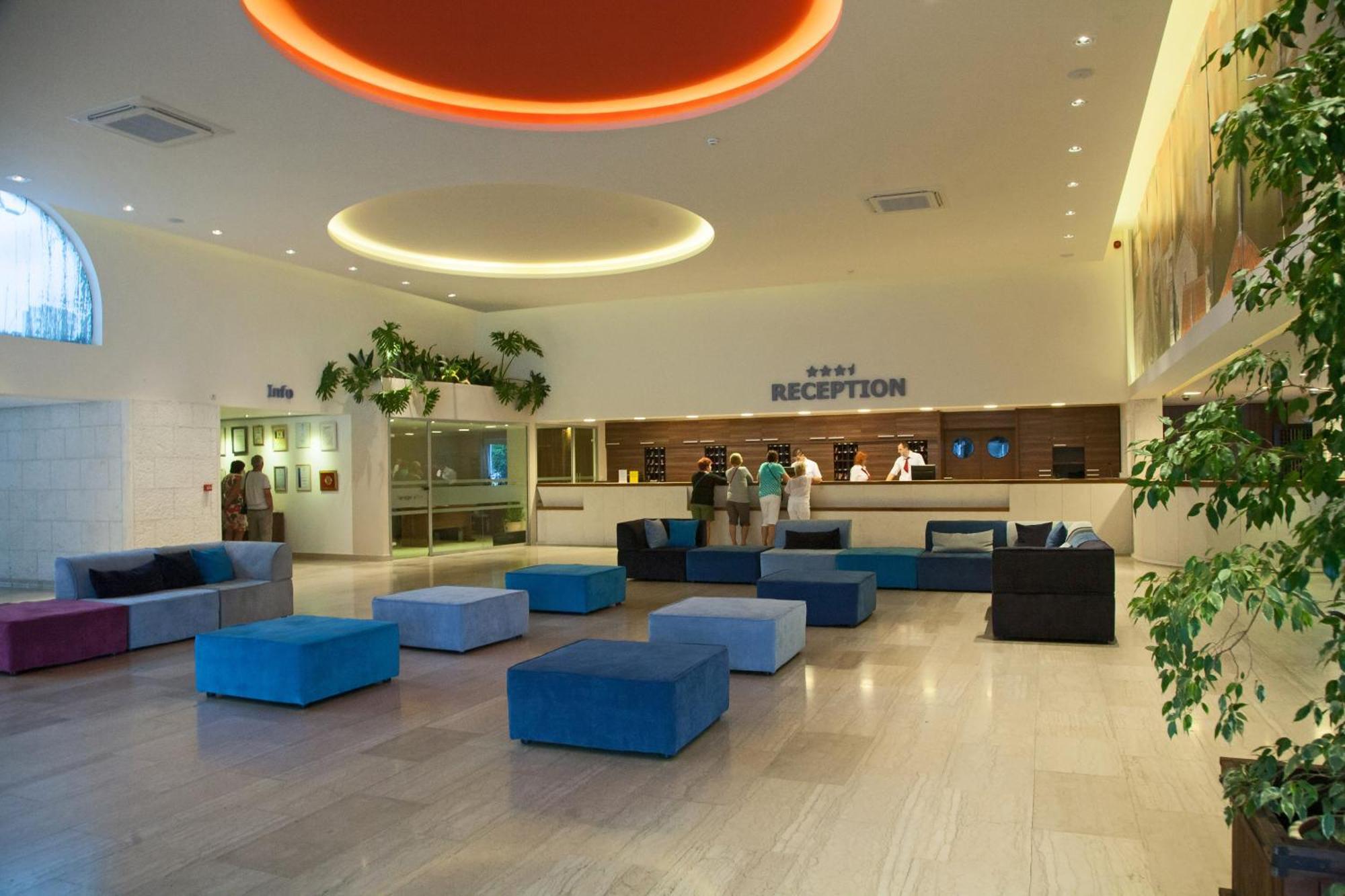 Hotel Slovenska Plaza Standard Budva Exterior foto