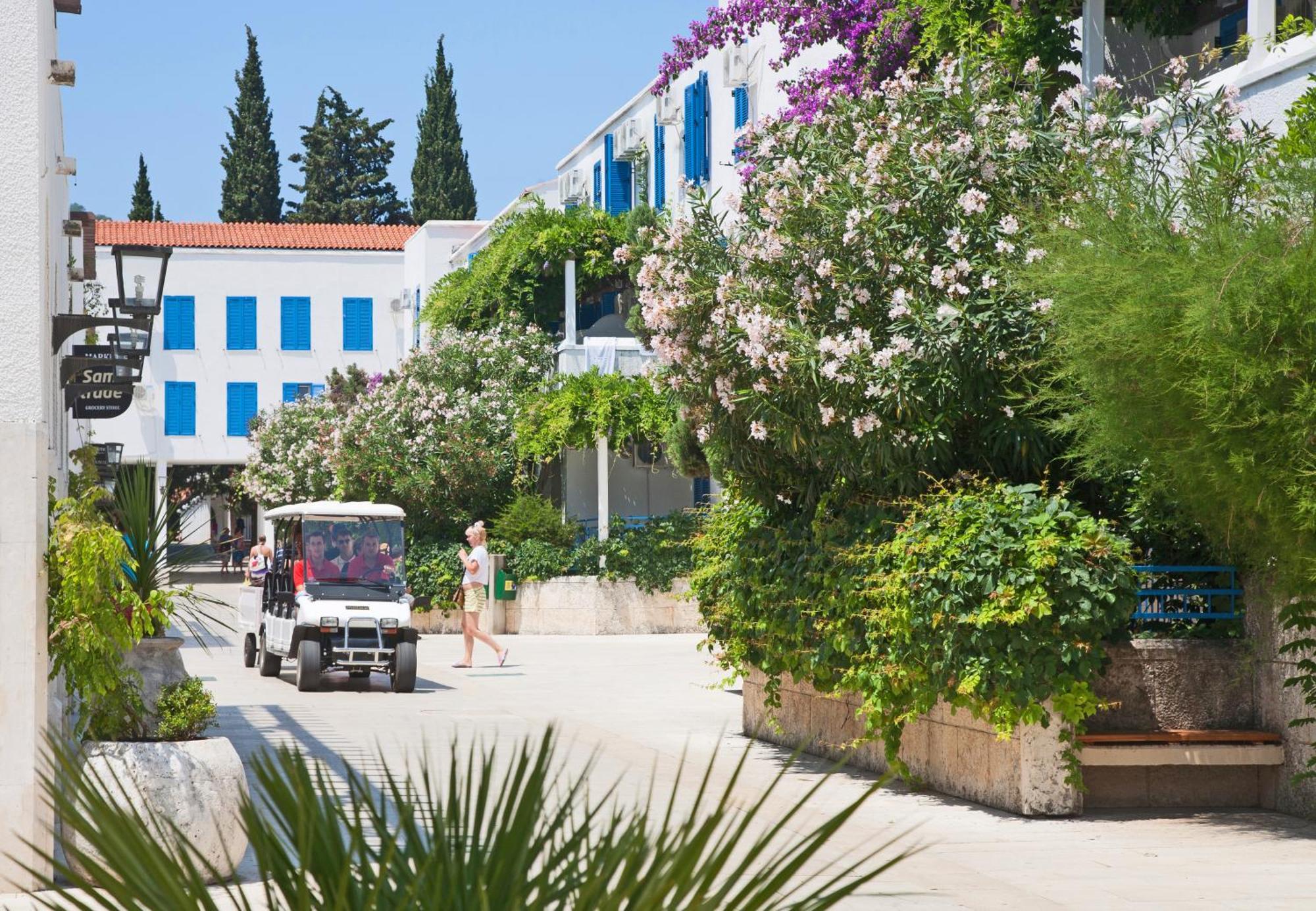 Hotel Slovenska Plaza Standard Budva Exterior foto